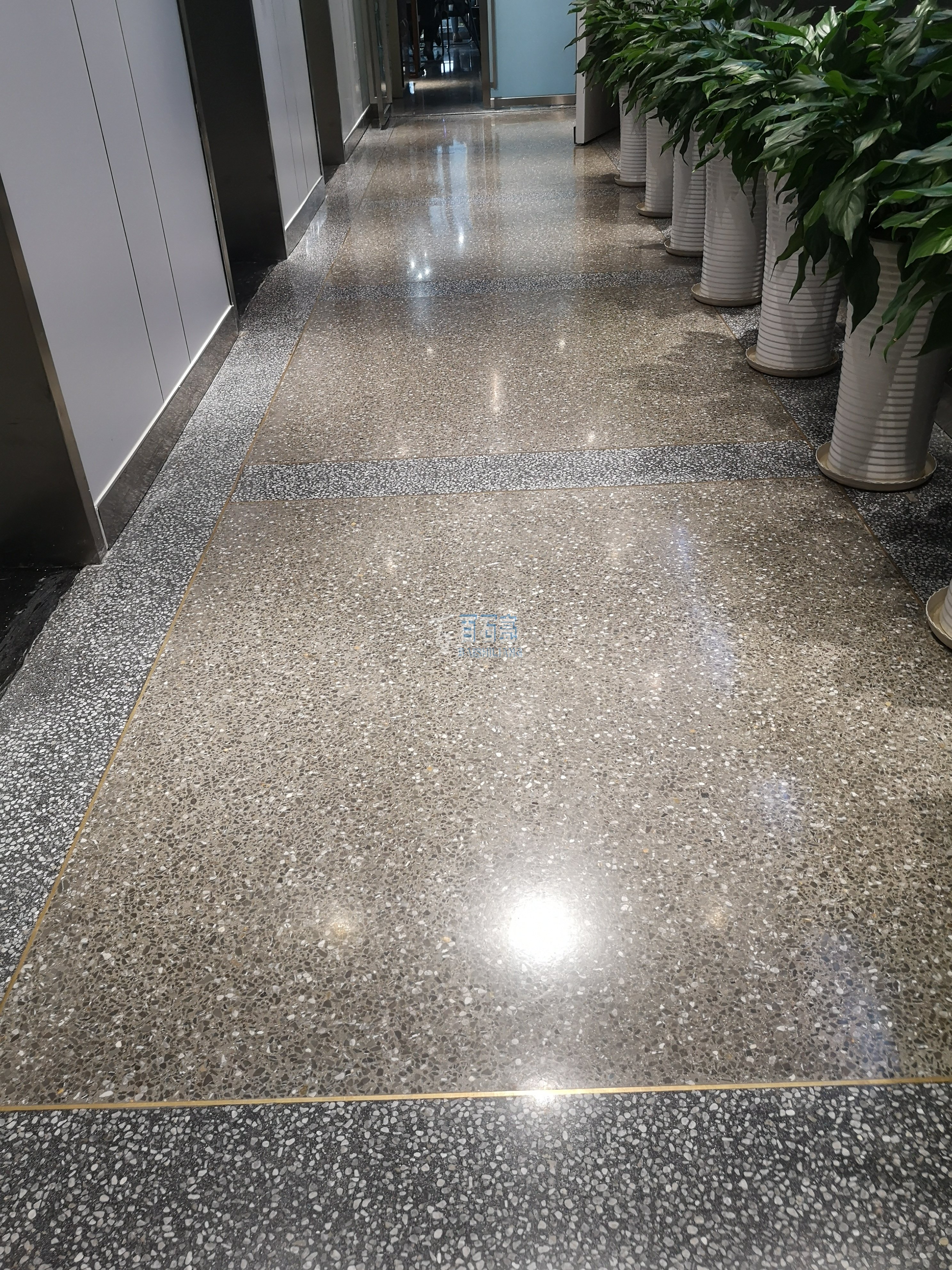重慶渝北線外城市花園-現(xiàn)澆水磨石施工1
